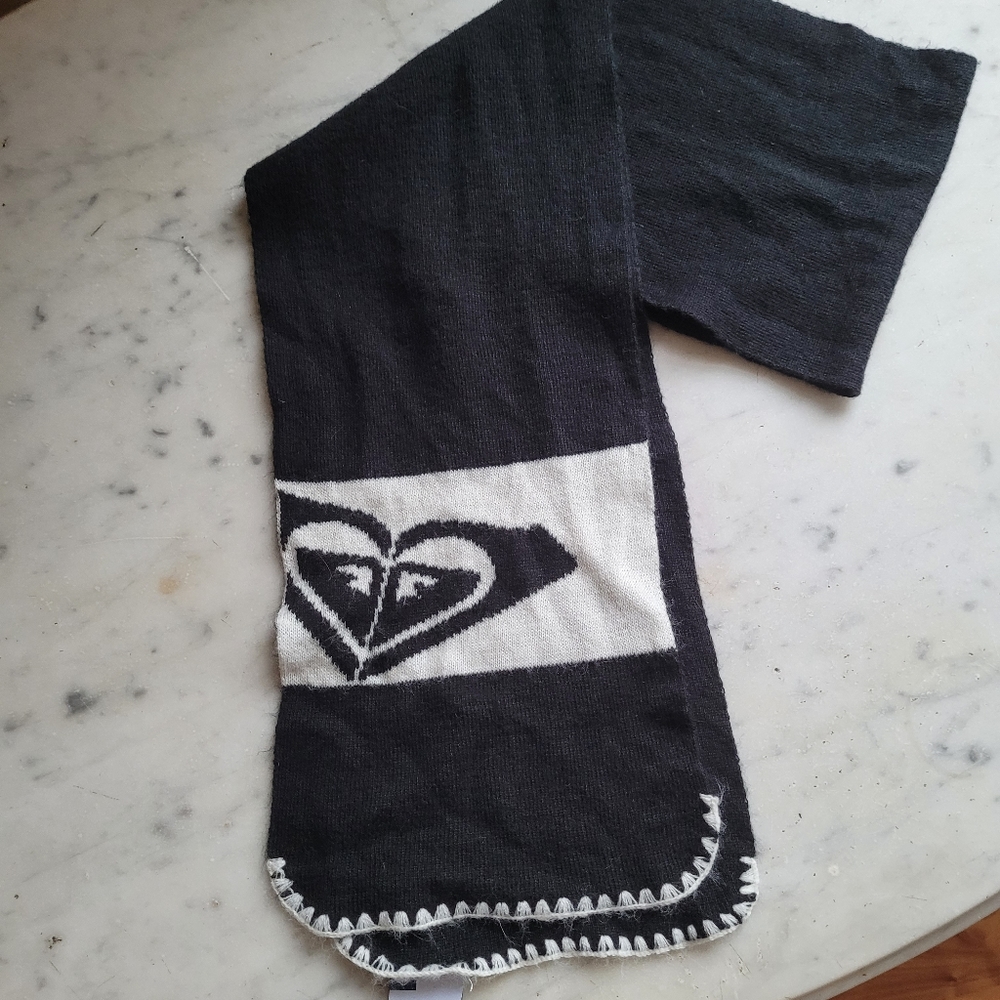 Roxy Scarf